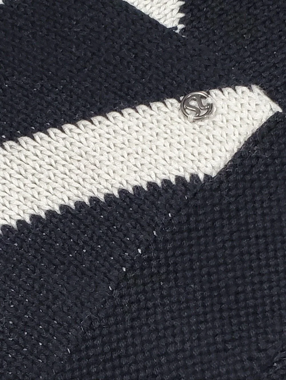 Lululemon Women's Winter Scarf Black White Stripe Knit Pattern  64x7.5